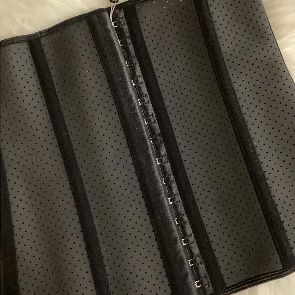 Yianna waist trainer size small black - Picture 2 of 7